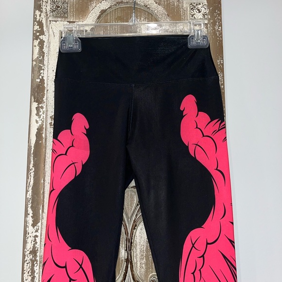 NWOT Women’s VOG Black/Pink Angel Wings Workout Tights/Leggings (Small) - Picture 2 of 4